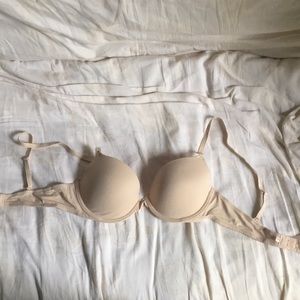 PINK / nude bra